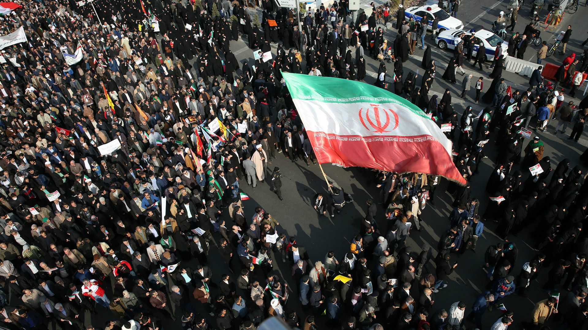 "Politico": İran xalqı mübarizə aparır, Avropa cavab verməlidir