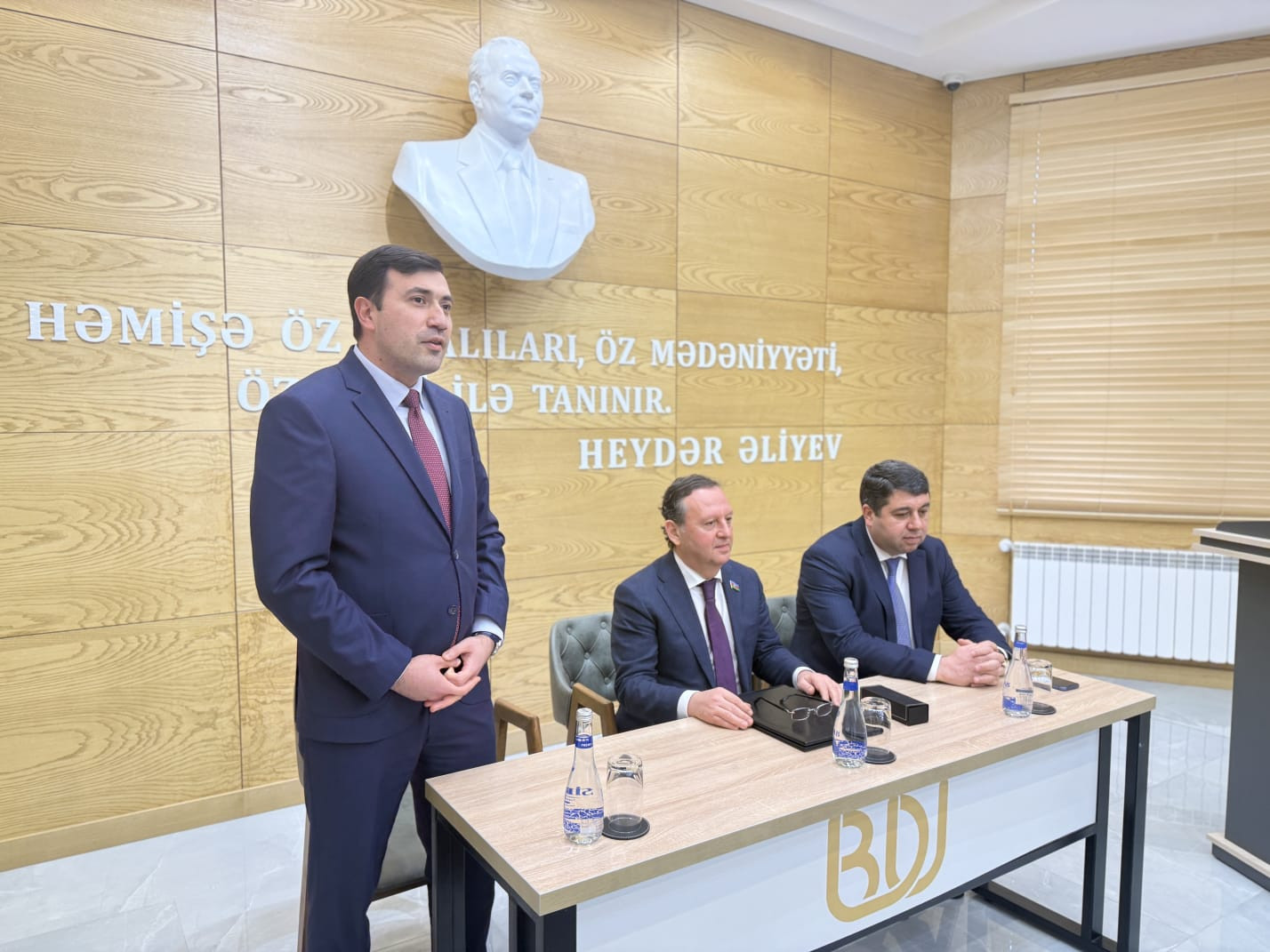 BDU-da "Heydər Əliyev mühazirələri" layihəsi çərçivəsində növbəti görüşün qonağı deputat Samir Vəliyev olub