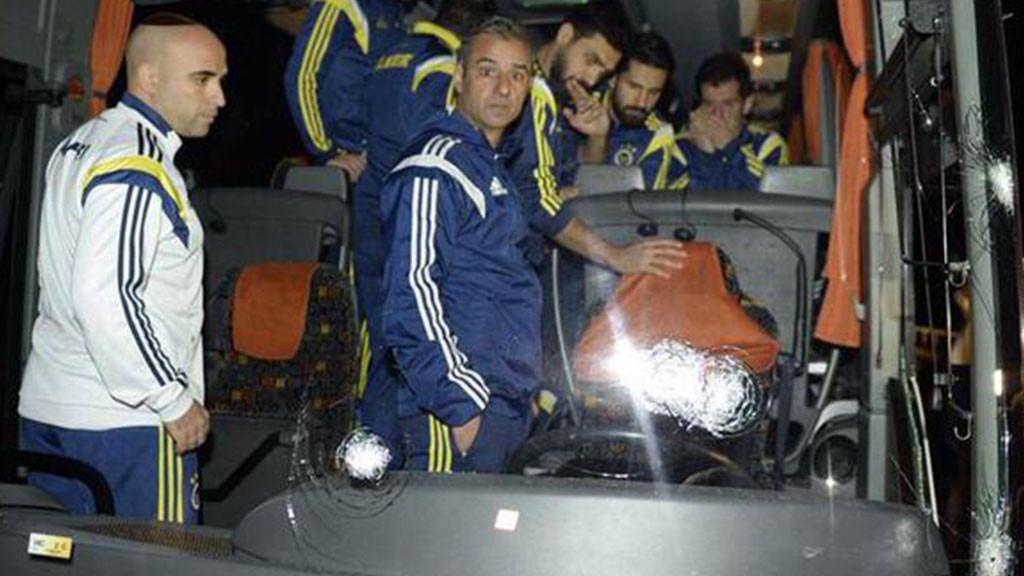 Türkiyə klubunun avtobusu qəzaya uğrayıb, iki futbolçu xəsarət alıb