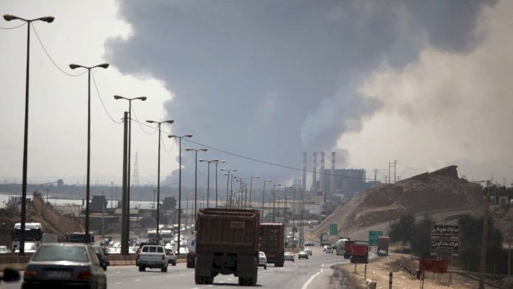 İranın Bəndər-Abbas şəhərində çoxmərtəbəli binada partlayış baş verib