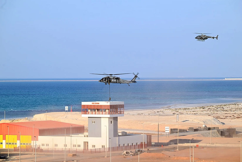 Azərbaycan və BƏƏ hərbçiləri birgə təlim keçirir