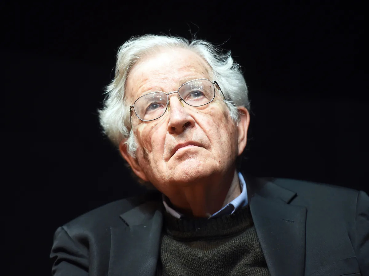 Noam Çomskin ABŞ-nin Suriya siyasətini tənqid edib