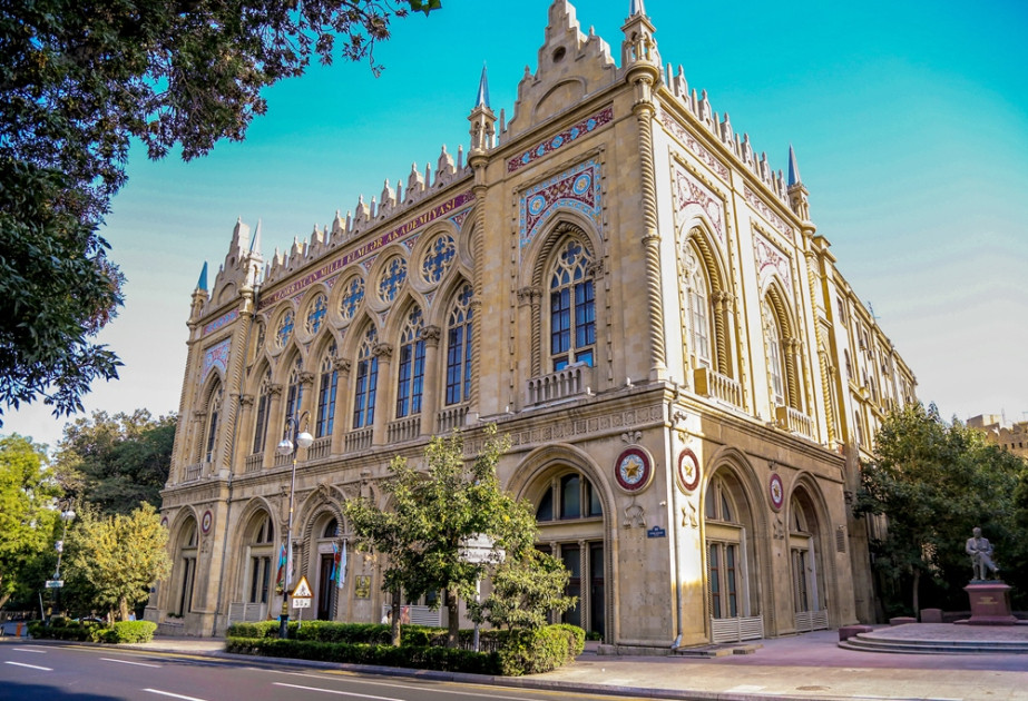 AMEA-da Birinci Türkoloji Qurultayın 100 illiyinə hazırlıqla bağlı müzakirələr aparılıb