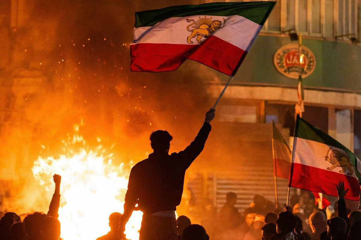 KİV: İranın Z Nəsli etirazların əsas hərəkətverici qüvvəsinə çevrildi