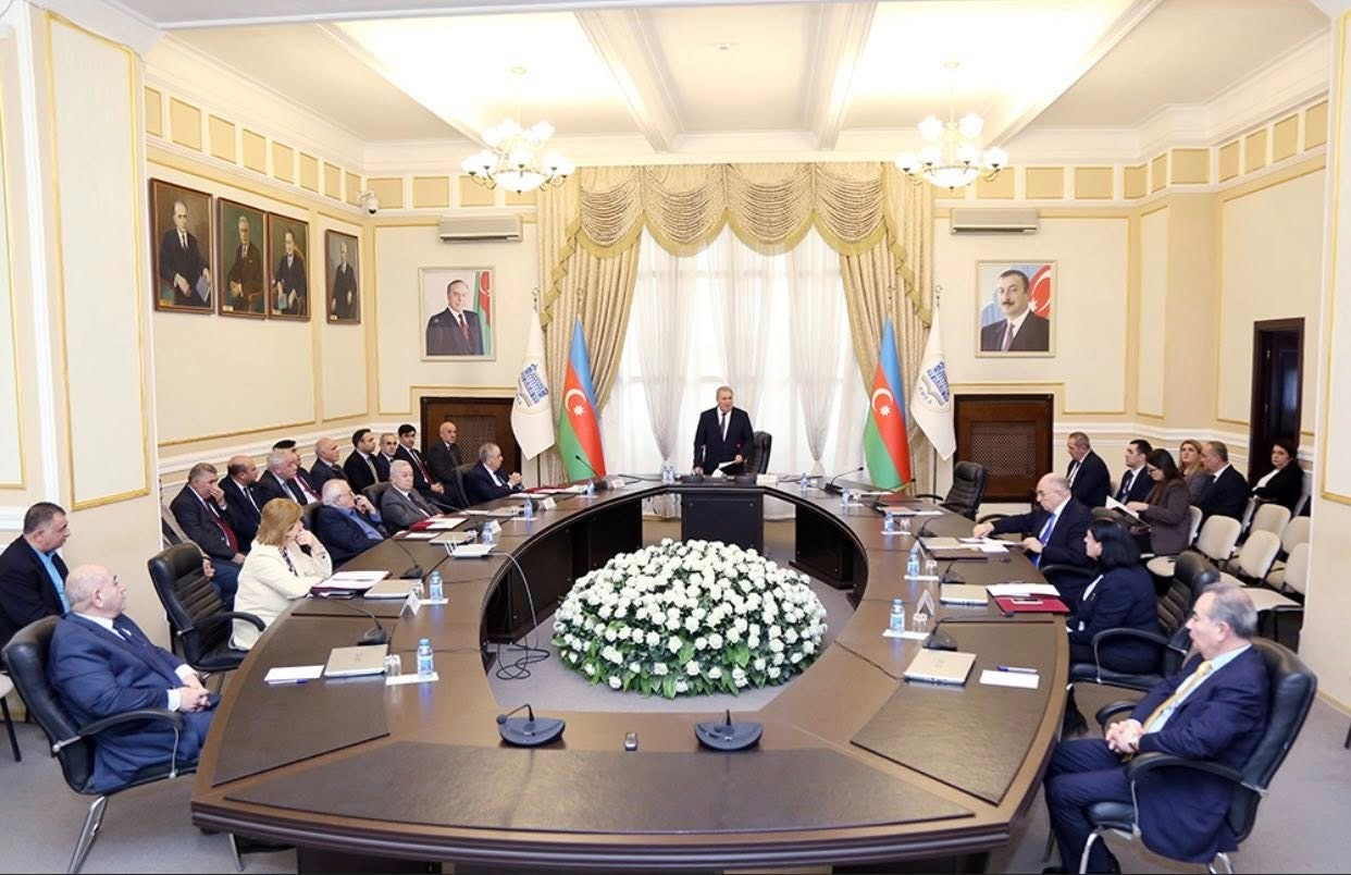 AMEA-nın Rəyasət Heyətinin iclasında bir sıra məsələlər müzakirə olunub