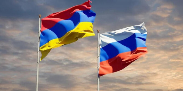 Politoloq: Ermənistan Rusiyaya qarşı vuruşmayacaq, amma...