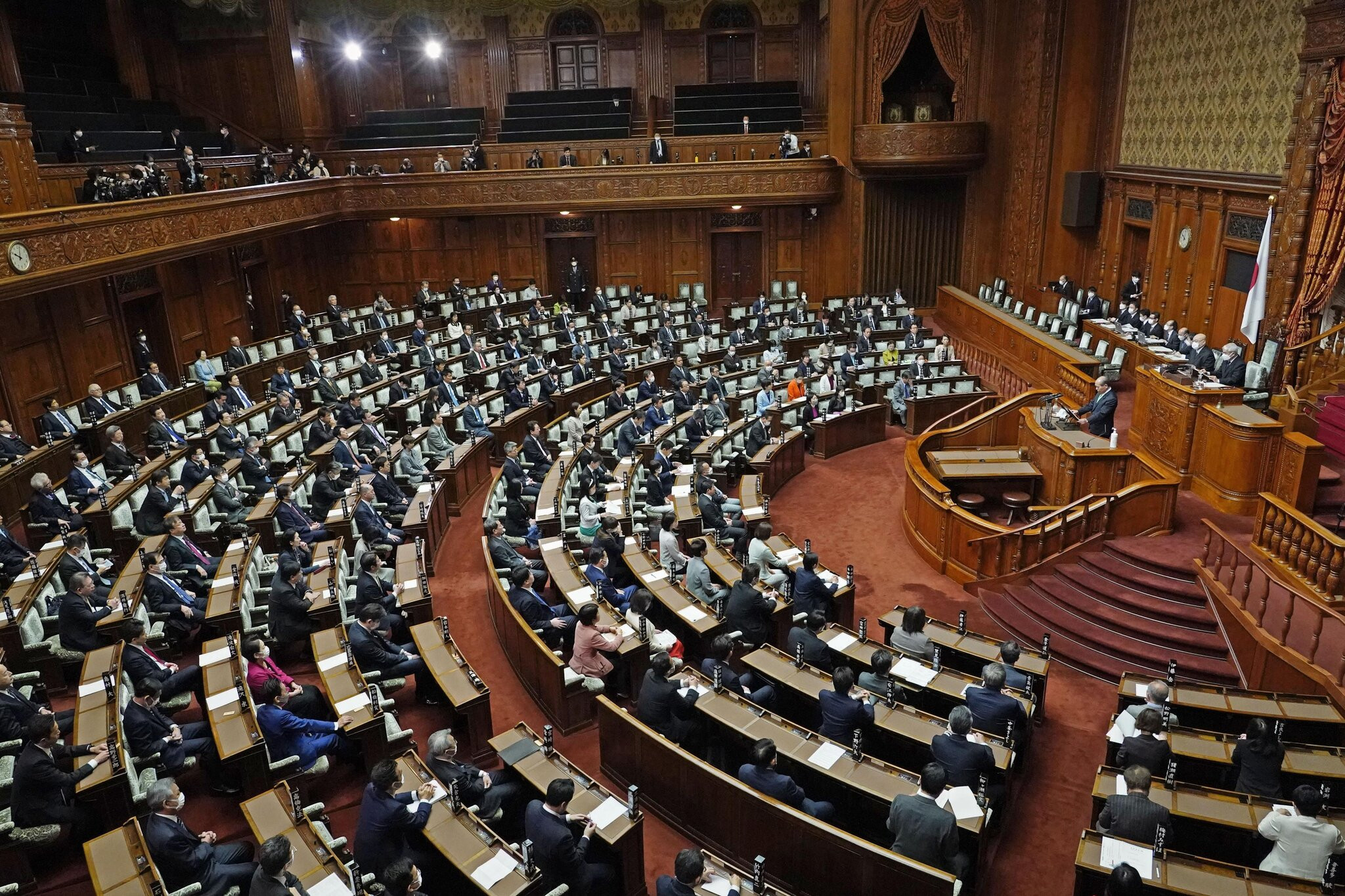 Yaponiya parlament seçkilərinda hakim koalisiya üstünlük qazandı