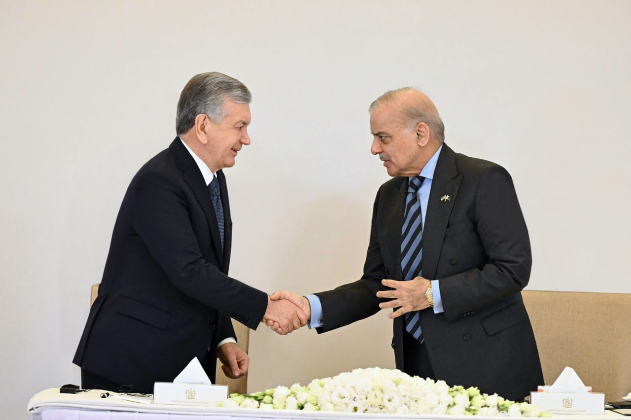 Özbəkistan və Pakistan ticarət dövriyyəsini 2 milyard dollara çatdırmaq barədə razılığa gəlib