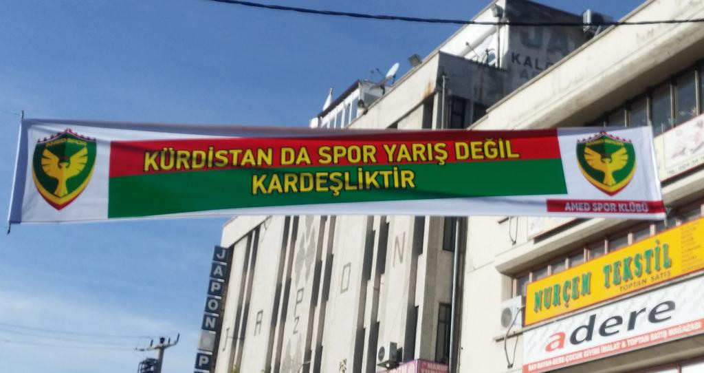 Türkiyənin “Amed” klubu kürd müqaviməti simvoluna görə cərimələnib