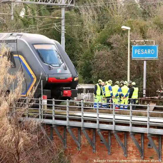 İtaliyada Olimpiadanın ilk günündə dəmir yolunda sabotaj