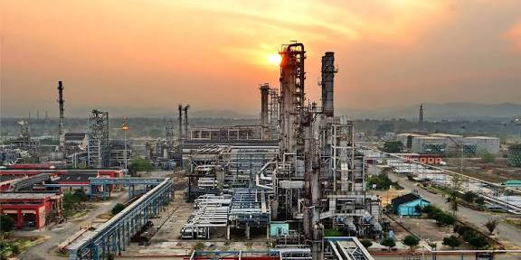 Hindistan ABŞ sanksiyaları altında olan üç neft tankerini saxladı