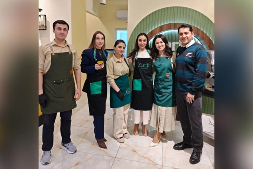 Leyla Əliyeva və Alena Əliyeva Gəncədə qadın sahibkarın sağlam qida brendi ilə tanış olublar