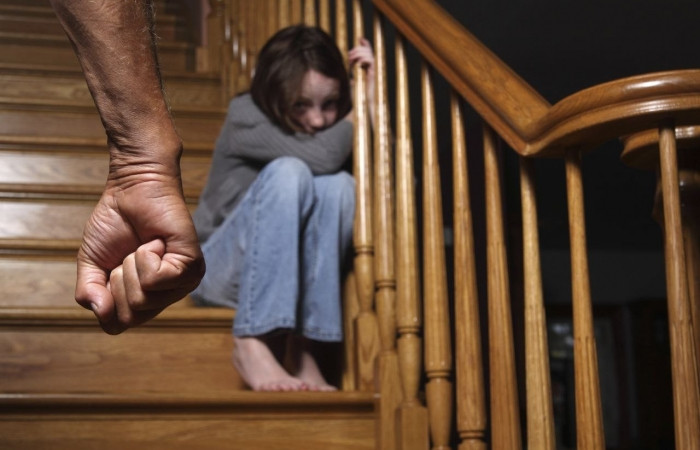 Zorakılığa məruz qaldı - sığınacağa yerləşdirildi