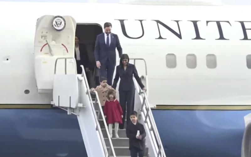 Vensin Ermənistana səfəri başladı