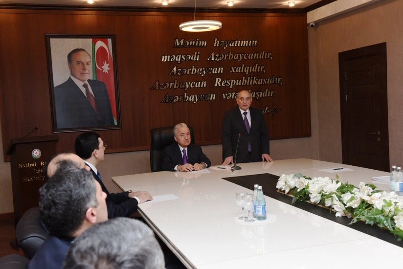 Tahir Budaqov kollektivə təqdim olundu