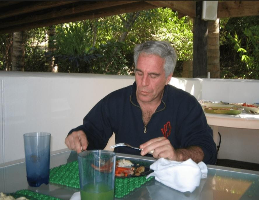 “Körpələrdən pendir dadı gəlir" -