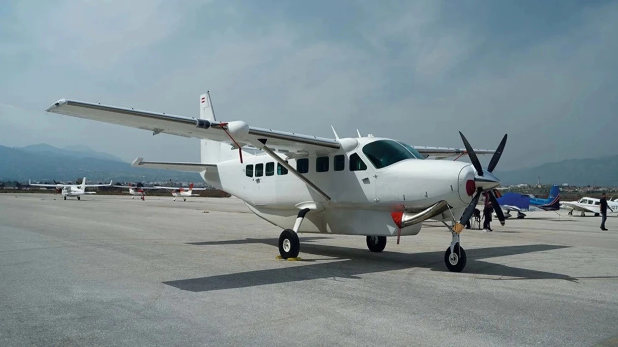 İndoneziyada təyyarəyə silahlı hücum: