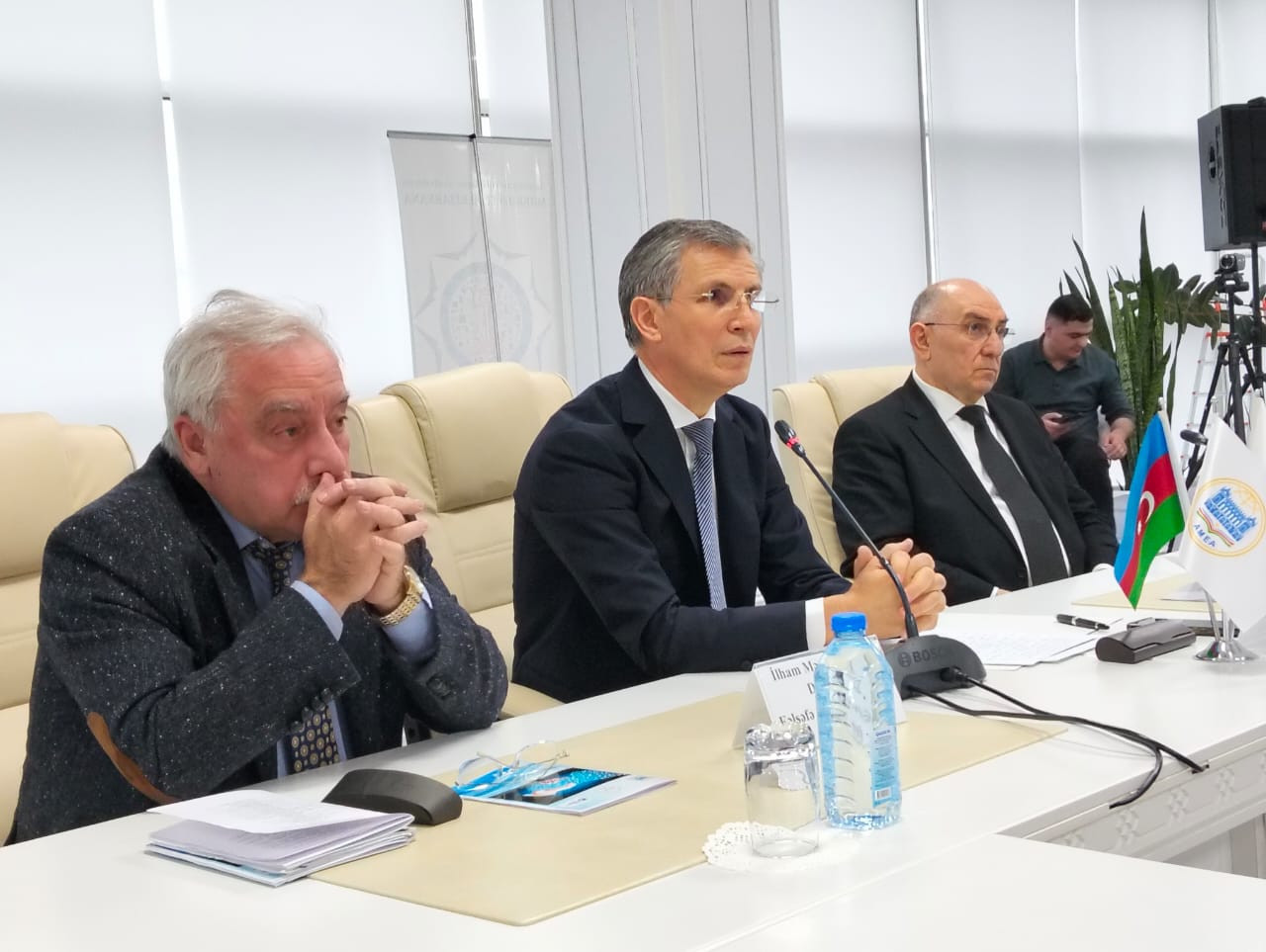 “Süni intellekt və müasir çağırışlar” mövzusunda geniş elmi konfrans keçirilib