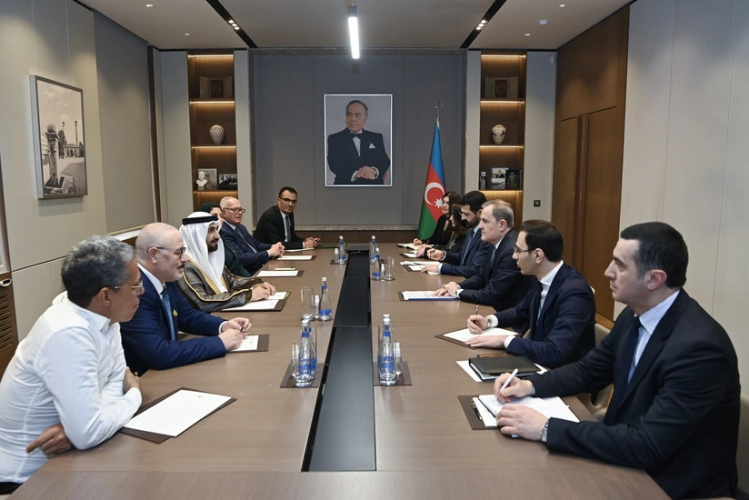 Ceyhun Bayramov Ərəb Parlamentinin prezidentinin başçılıq etdiyi nümayəndə heyəti ilə görüşüb