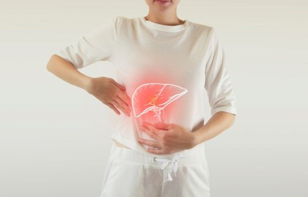 Axşam 21:00-dan sonra yemək qaraciyərinizi məhv edə bilər