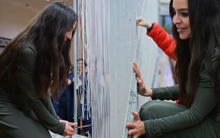 Leyla Əliyeva tarixi xalçaya ilmələr atdı