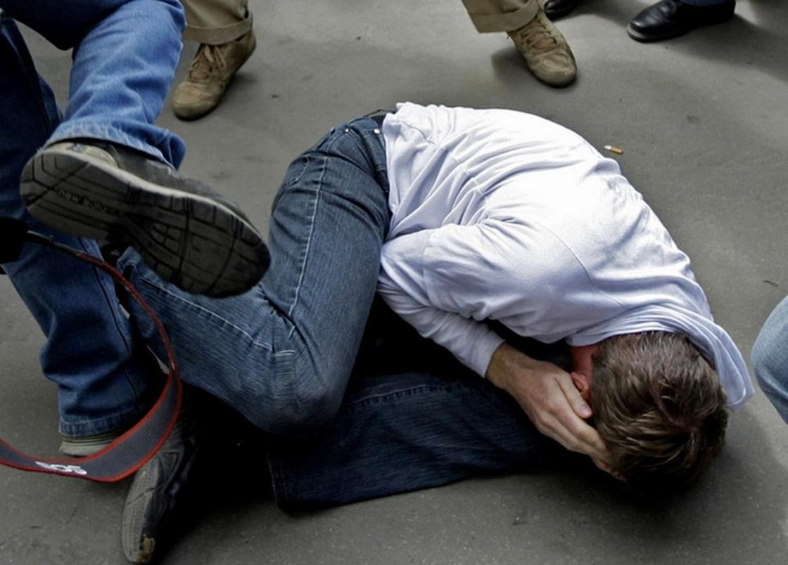 Mülkə görə xəstə qardaşını amansızlıqla DÖYDÜ