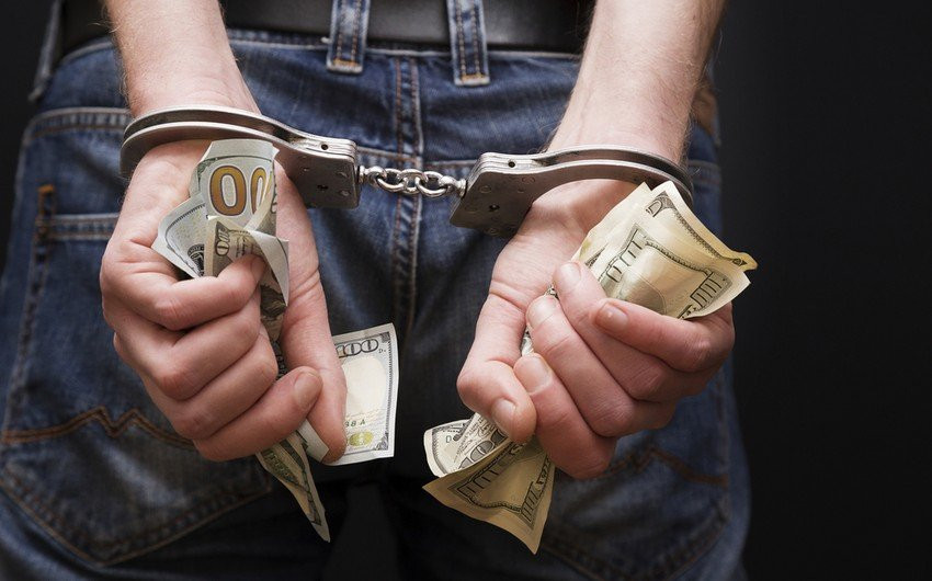 Deputat köməkçisi olmaq istəyərkən pulundan oldu