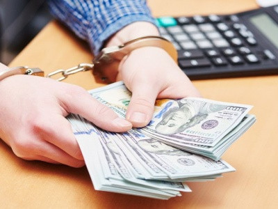 Müəllim dələduzluqda