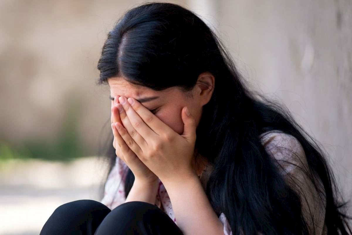 Oğlan sevgilisini maşında