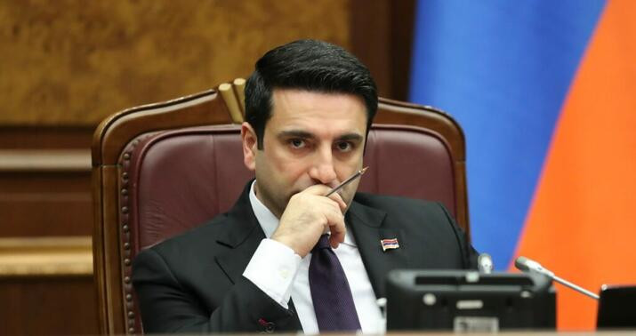 Simonyan: Ermənistan siyasi səbəblərlə təqib olunan vətəndaşları Rusiyaya verməyəcək