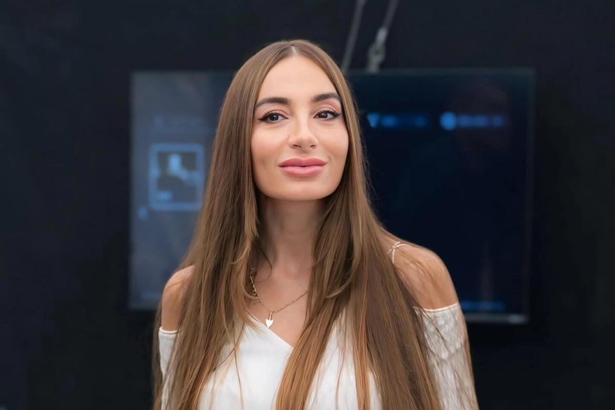 Arzu Əliyeva "Qaranlıqdan sonra" adlı bədii-yaradıcılıq gecəsindən paylaşım edib -