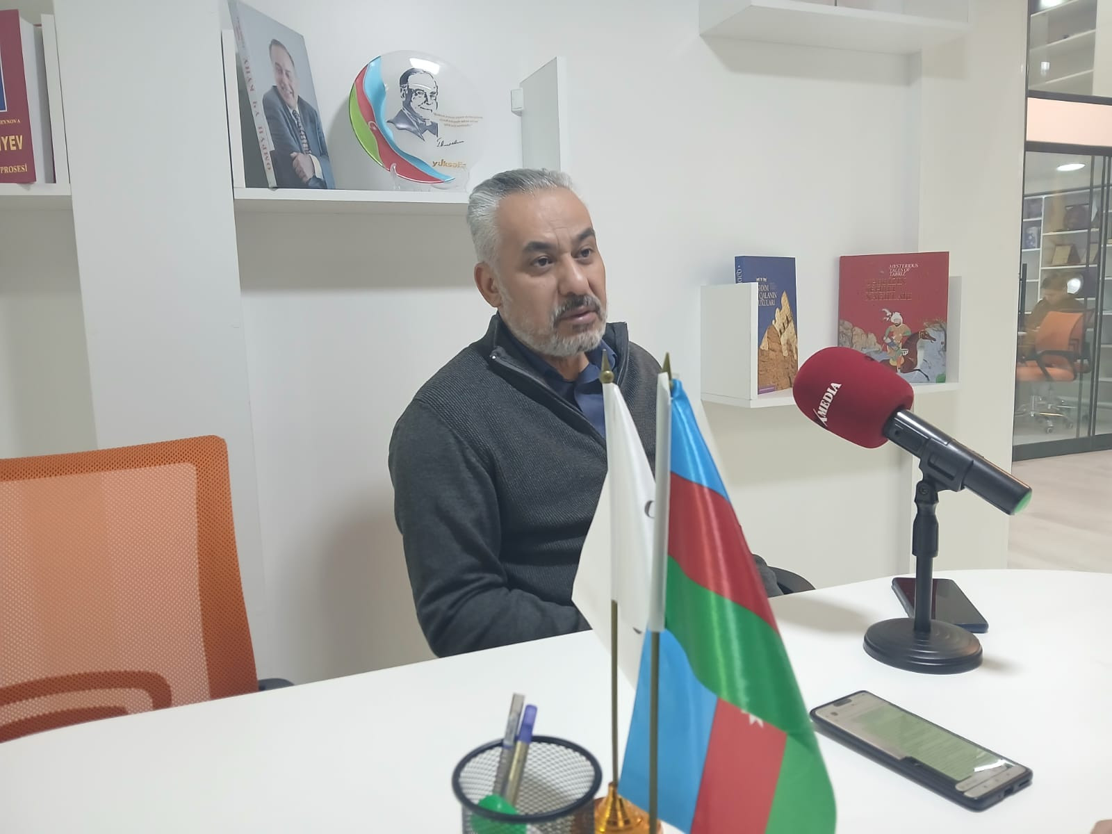 Tarixçi: Türklərin dinlə bağlı problemləri var -