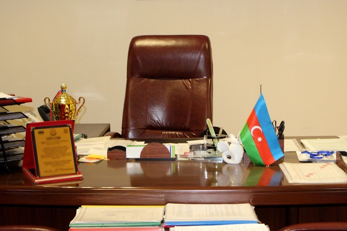 İcra başçısı vəzifəli şəxsləri işdən çıxardı