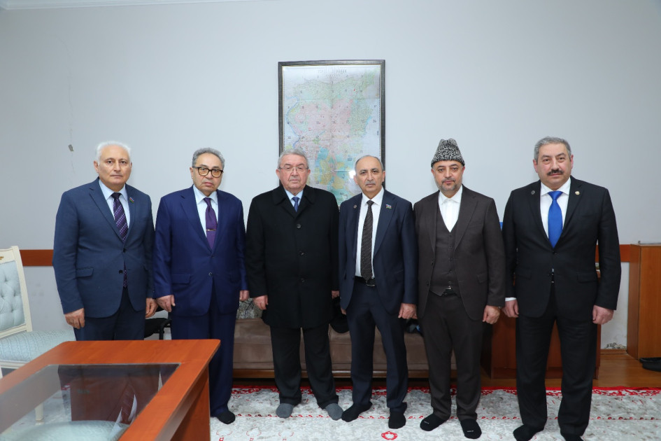 Qərbi Azərbaycan İcmasının üzvləri İrəvan Qazılığının ofisini ziyarət ediblər