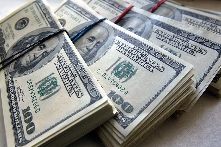 Rəsmi məzənnə açıqlandı: Dollar əvvəlki səviyyədə