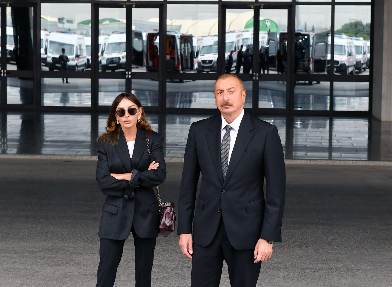 Prezident və Birinci vitse-prezident Xalq şairi Nəriman Həsənzadəni doğum günü münasibətilə təbrik ediblər