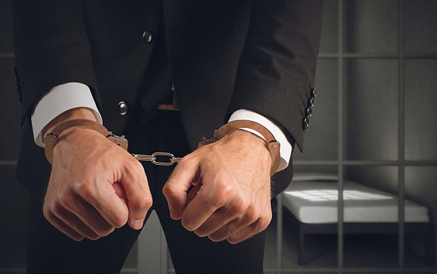 Tanınmış vəzifəli şəxsin həbs müddəti uzadıldı