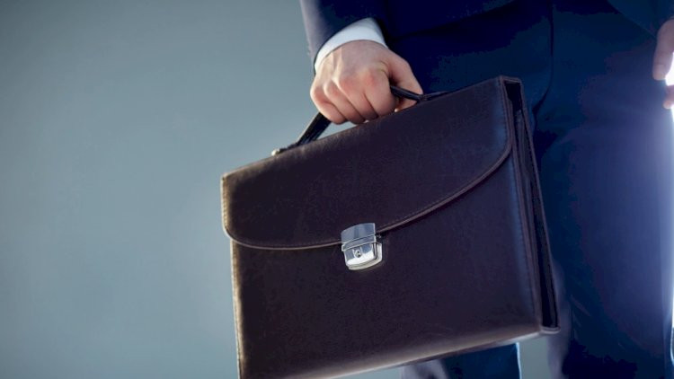 14 dövlət qulluqçusu vəzifəsindən azad edildi