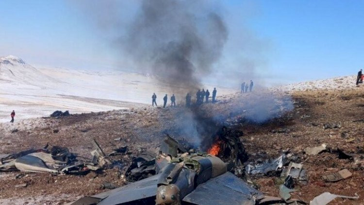 İranda hərbi təyyarə qəzaya uğradı