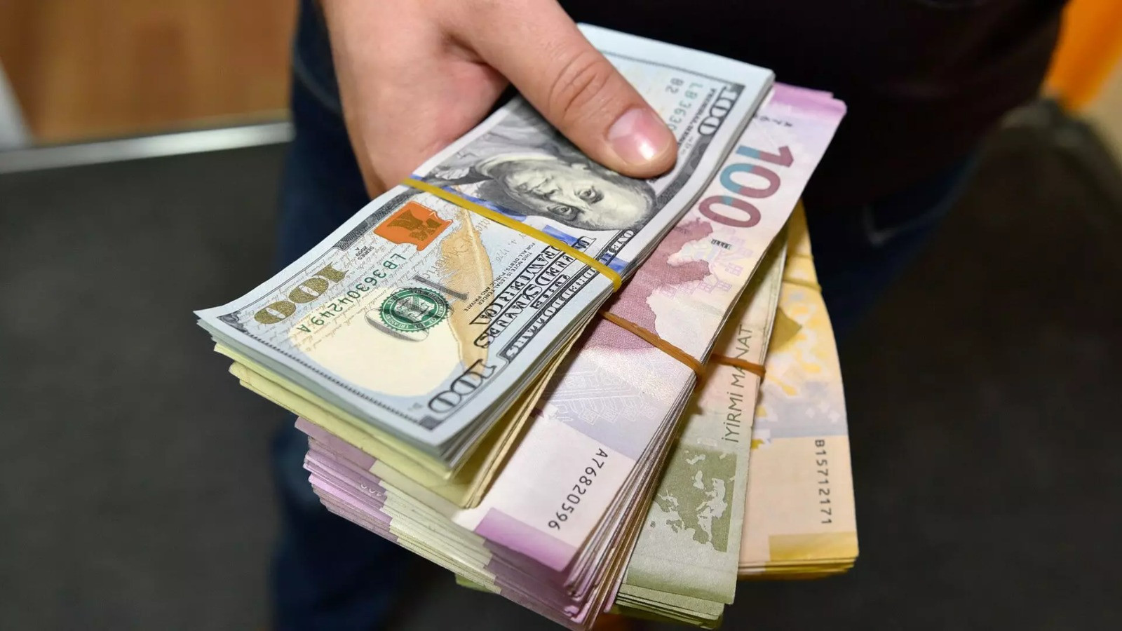 Bu günə olan valyuta məzənnələri