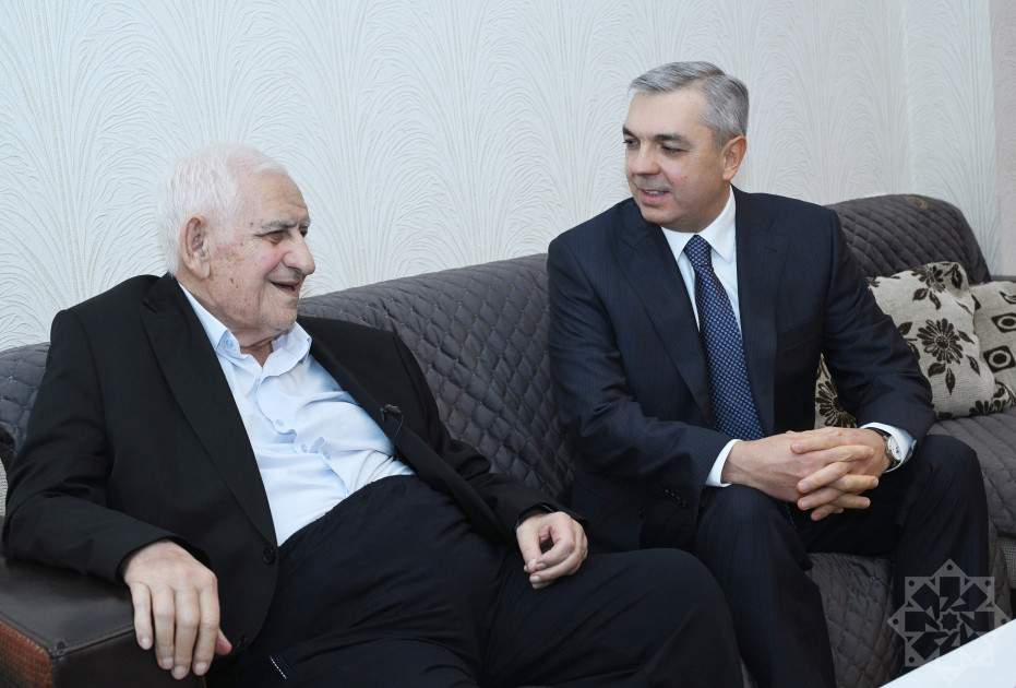 Xalq şairi Nəriman Həsənzadəyə "Heydər Əliyev" ordeni təqdim edilib