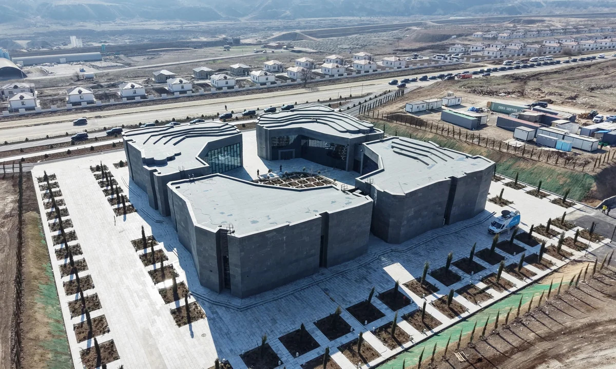 Heydər Əliyev Fondunun konsepsiyası əsasında yaradılan Xocalı Soyqırımı Memorialının xüsusiyyətləri