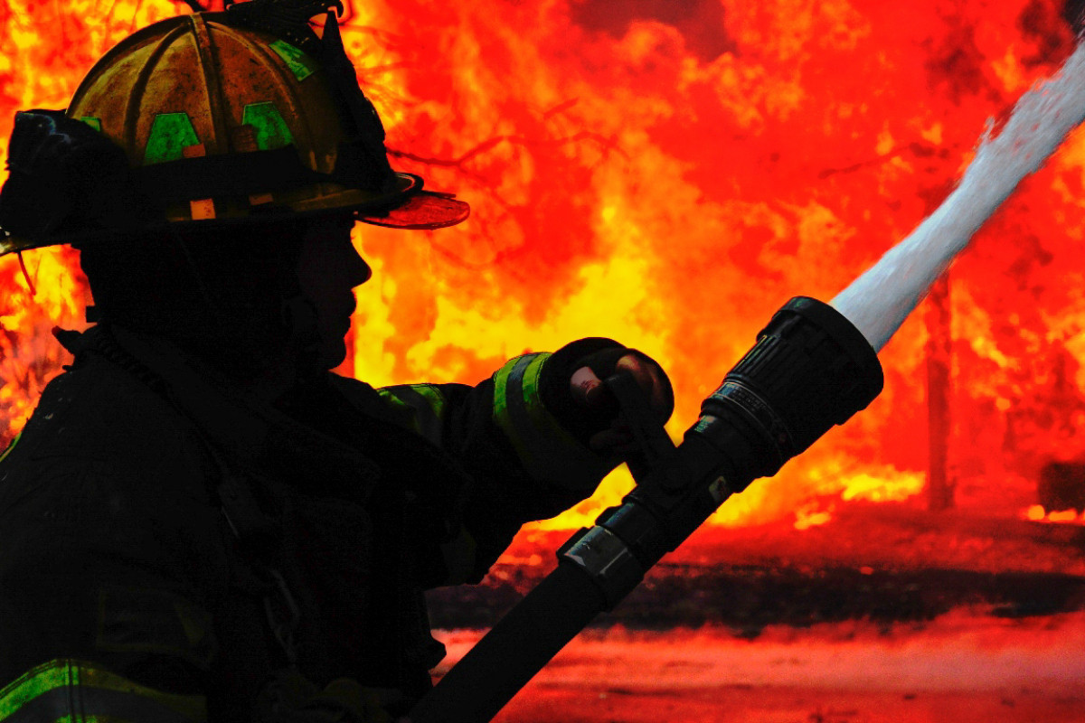 Bakıda dəhşətli yanğın baş verib -