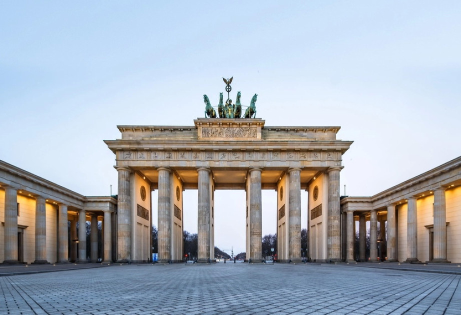 Prezidentin xüsusi tapşırıqlar üzrə nümayəndəsi Xələf Xələfov Almaniyaya səfər etdi