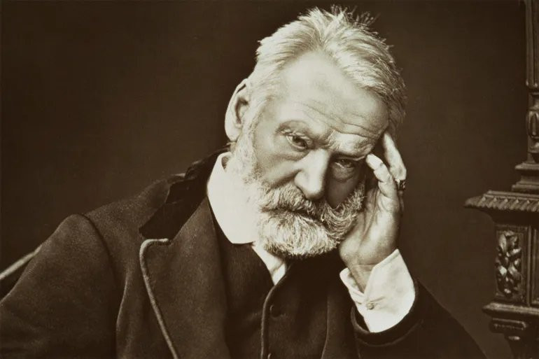 Səfillərin səsi: Parisdən dünyaya yüksələn dahi -