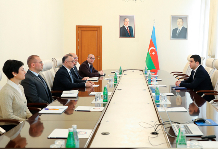 Səhiyyə naziri “Yüksəliş” müsabiqəsi qalibinin təklif və təşəbbüslərini dinləyib