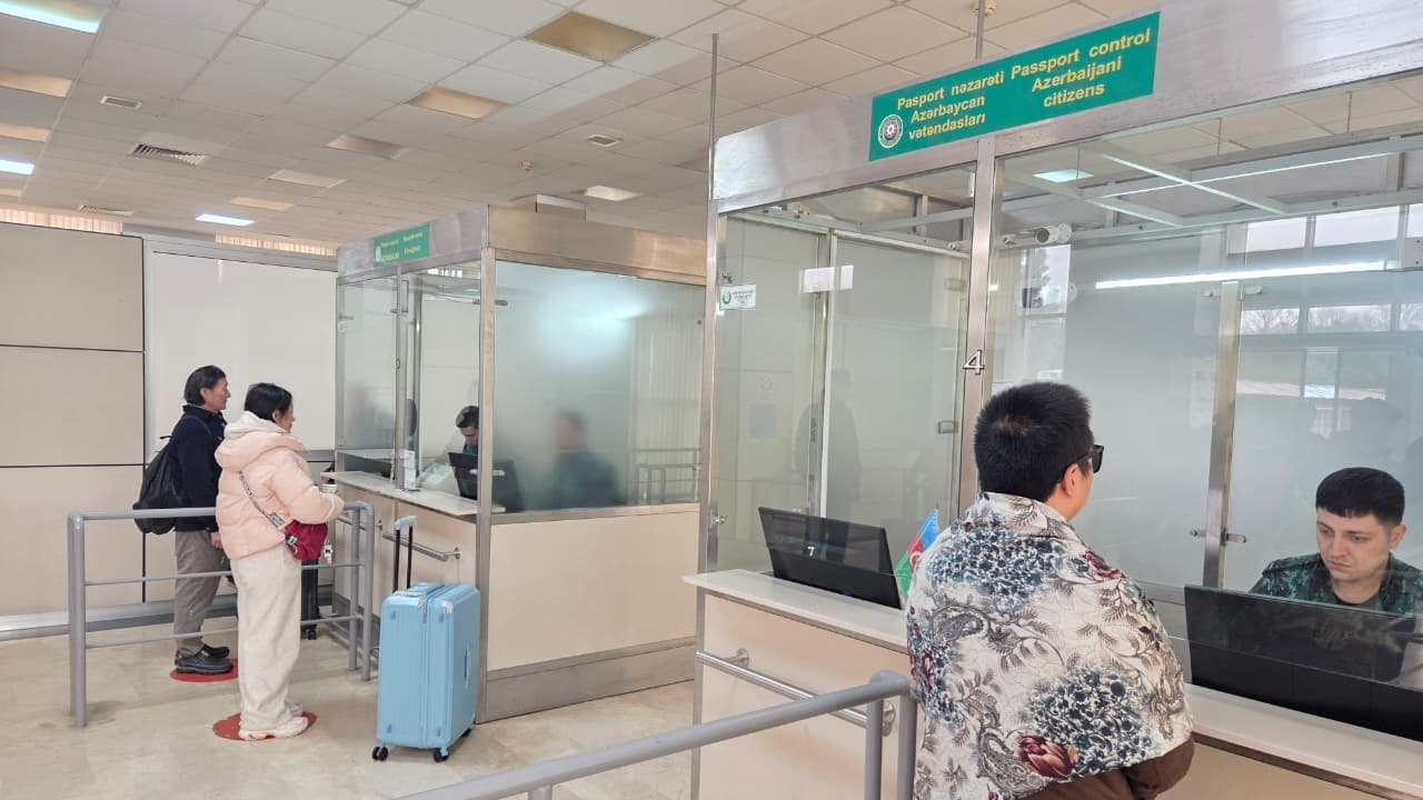 Azərbaycan vasitəsilə İrandan 370 nəfər təxliyə olunub