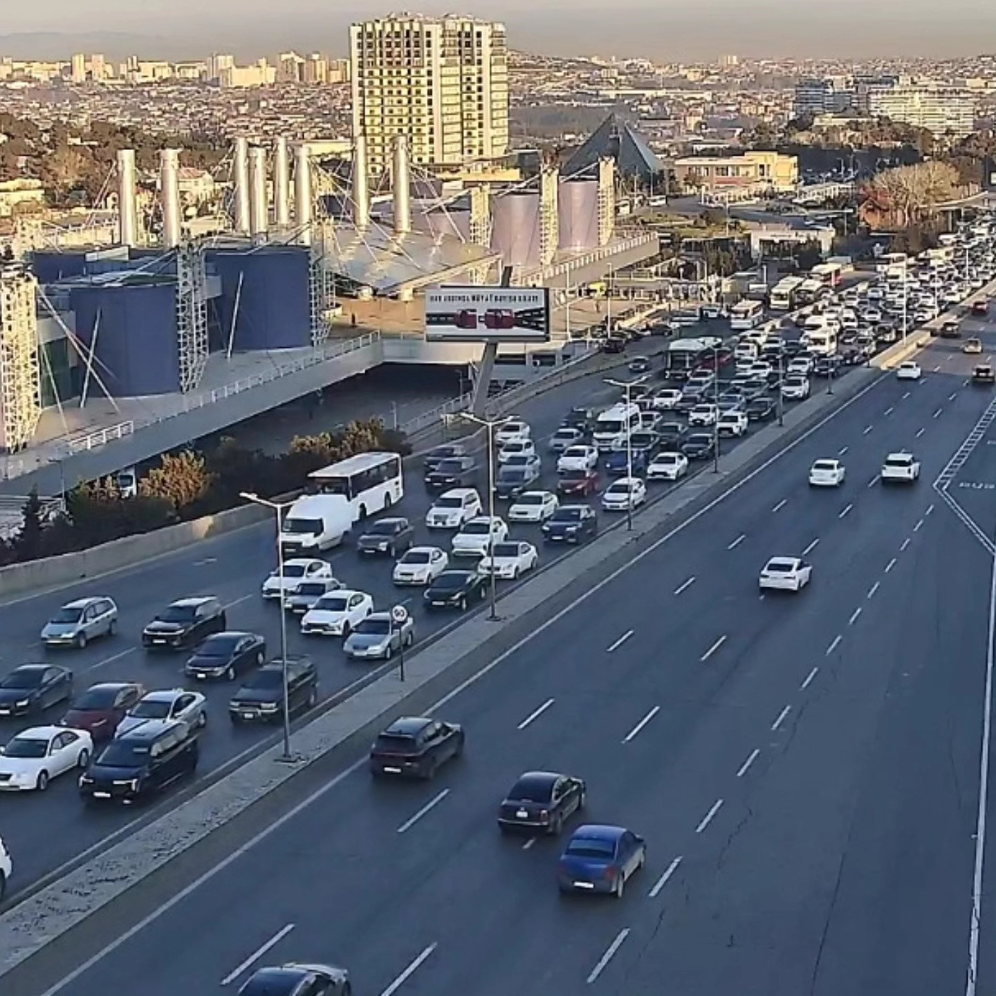 DİQQƏT: Bu yollarda tıxac var - SİYAHI