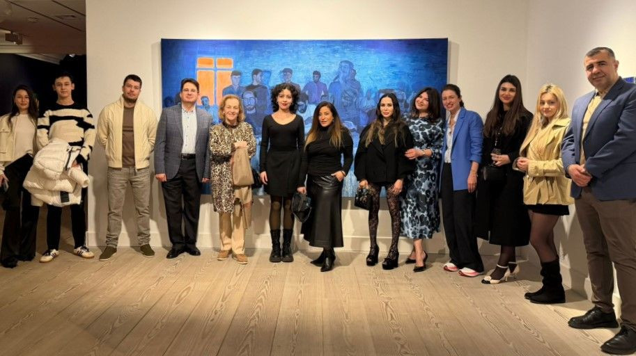 Çexiyada yaşayan soydaşımızın rəsmləri Londonda sərgilənib