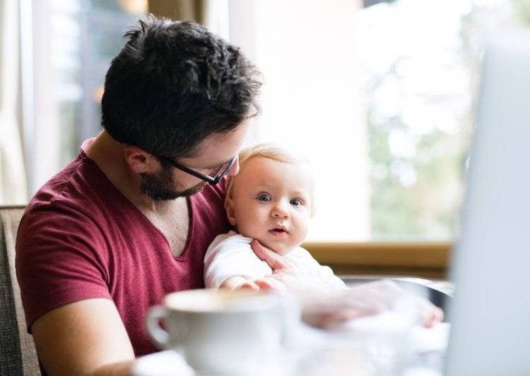 Ödənişli atalıq məzuniyyətindən istifadə edənlərin sayı AÇIQLANIB